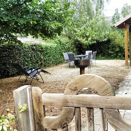 Gîte rural Les petites têtes Leuze-en-Hainaut Exterior foto