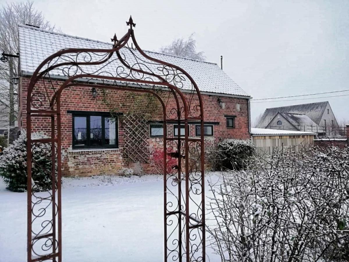 Gîte rural Les petites têtes Leuze-en-Hainaut Exterior foto