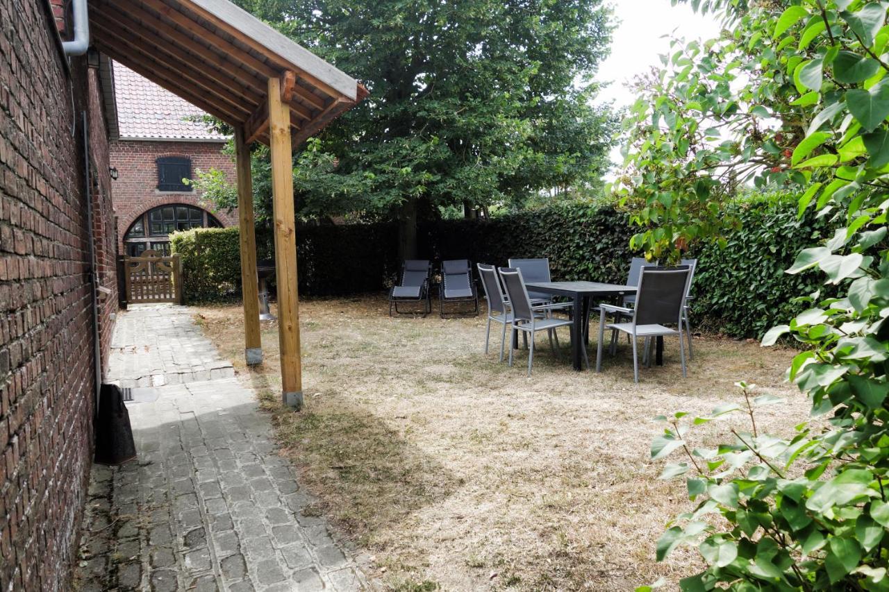 Gîte rural Les petites têtes Leuze-en-Hainaut Exterior foto
